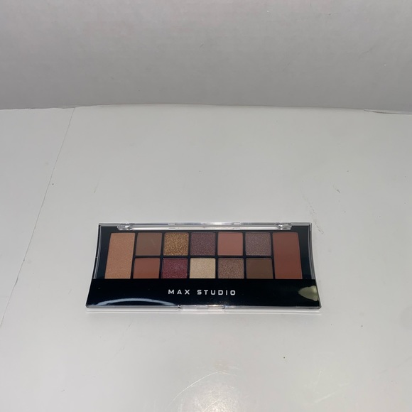 NWT Max Studio Eyeshadow Collection New - Picture 3 of 4
